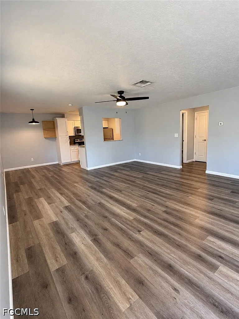 2 bed, 2.0 bath, 1104 sqft, $1,650 — Photo 2