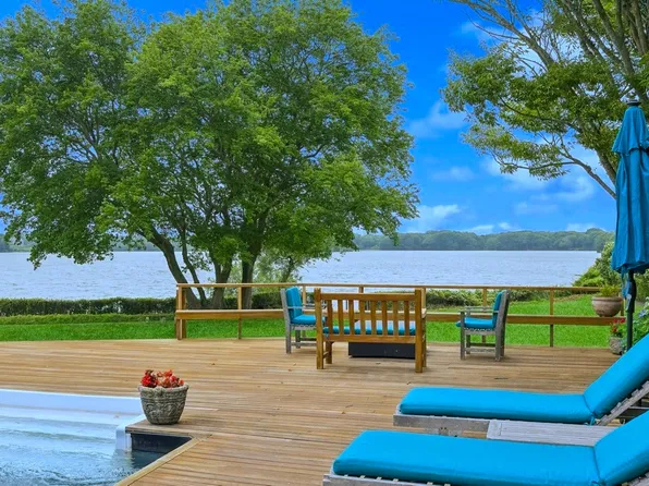 https://photos.zillowstatic.com/fp/153295d0499aa36f3e0ae8fd7bddab43-p_e.webp