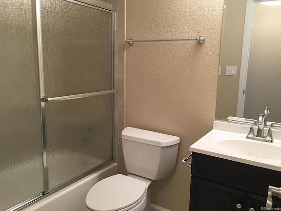 Hallway full bath