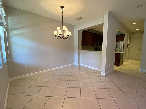 4th image of 510 Pacific Grove Dr Unit 3