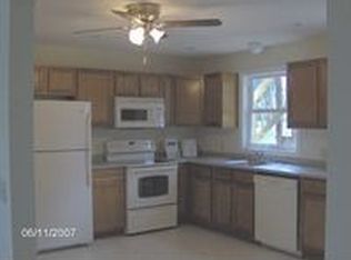 7 Parker Ave APT 8, Griswold, CT 06351