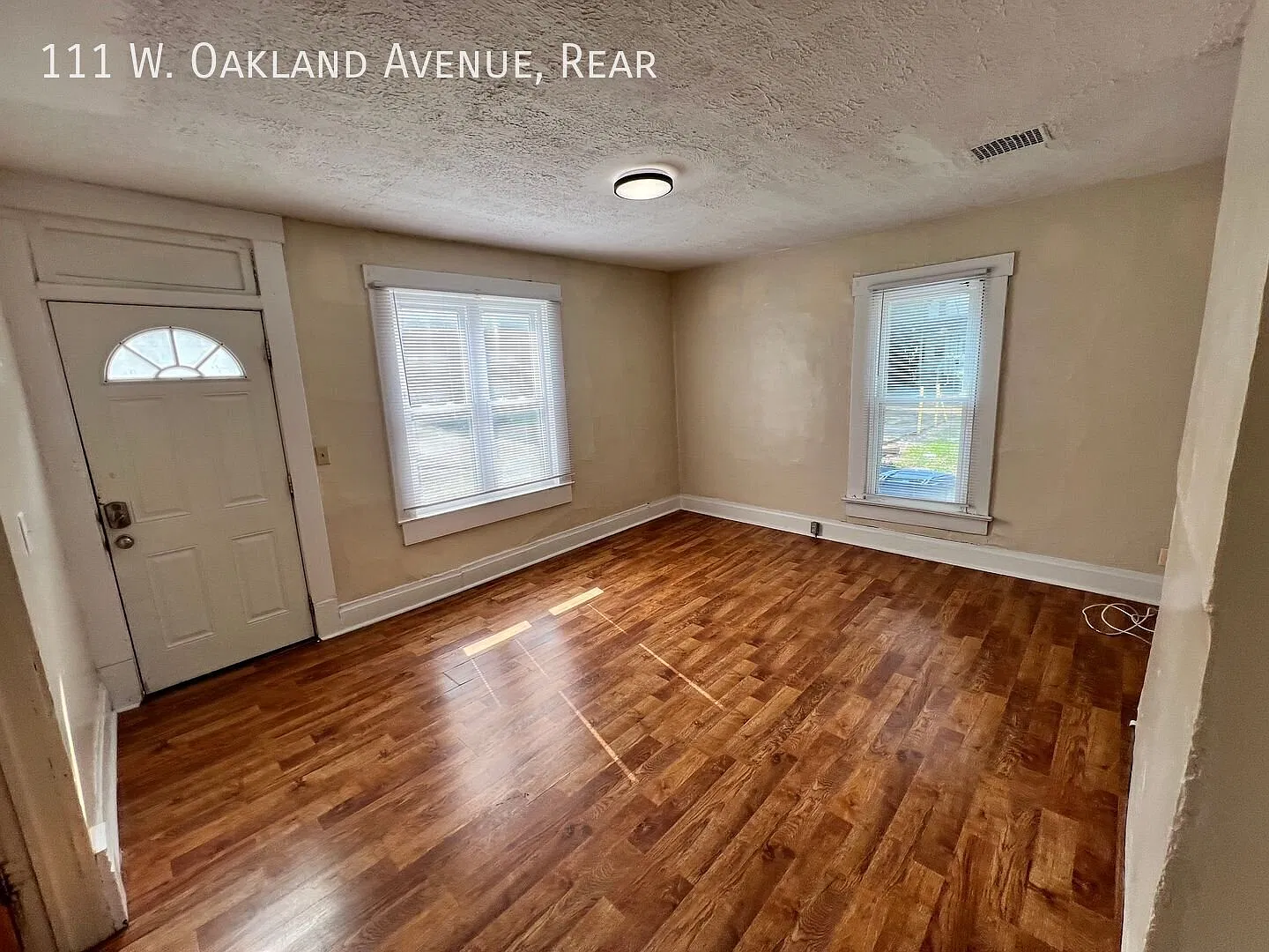 North Campus 3 Bed 1 Bath Available For Fall 2027 — Photo 2