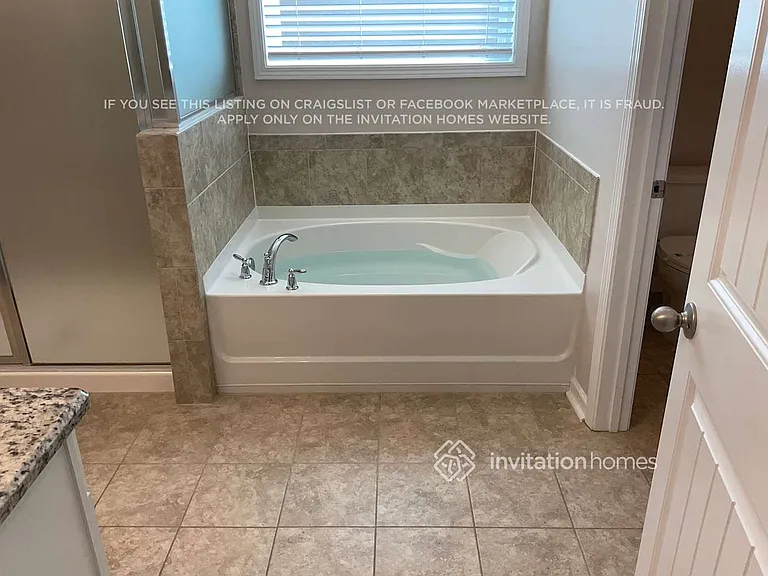 8026 Forest Hills Dr — Photo 14