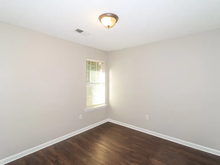 5639 Camden Cv — Photo 12