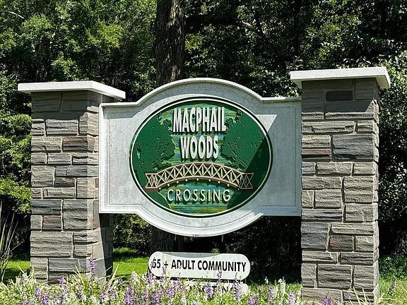 2nd image of 902 Macphail Woods Xing APT 1D