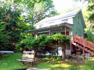 149 Ridgefield Point Rd, Greentown, PA 18426