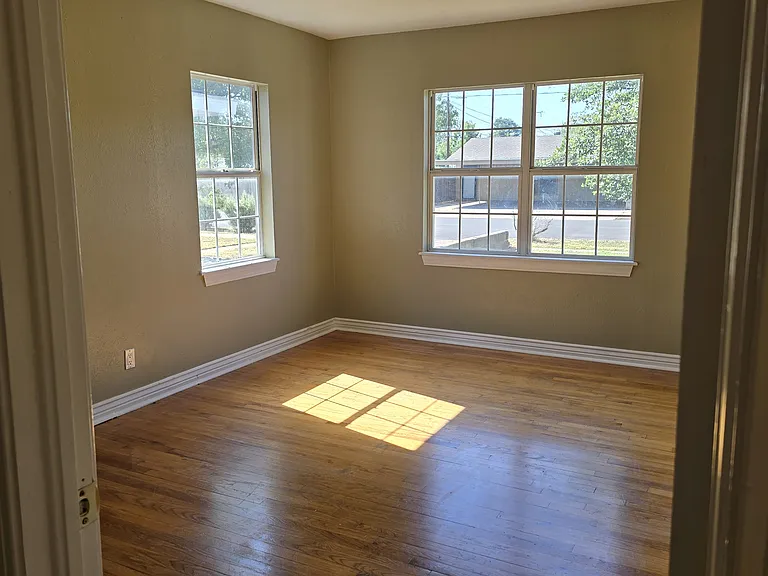2408 W Kansas Ave — Photo 14