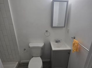 126 S 7th St #1F, Newark, NJ 07107