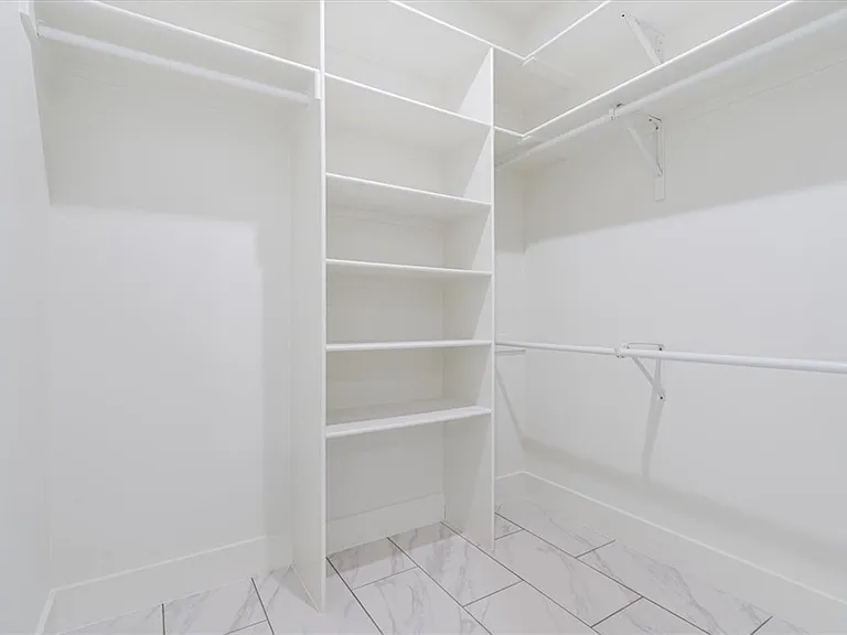 28 Fleetwood Dr — Photo 14