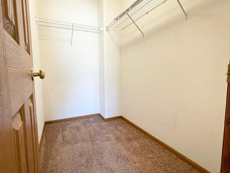 6898 Meadow Grass Ln S — Photo 10