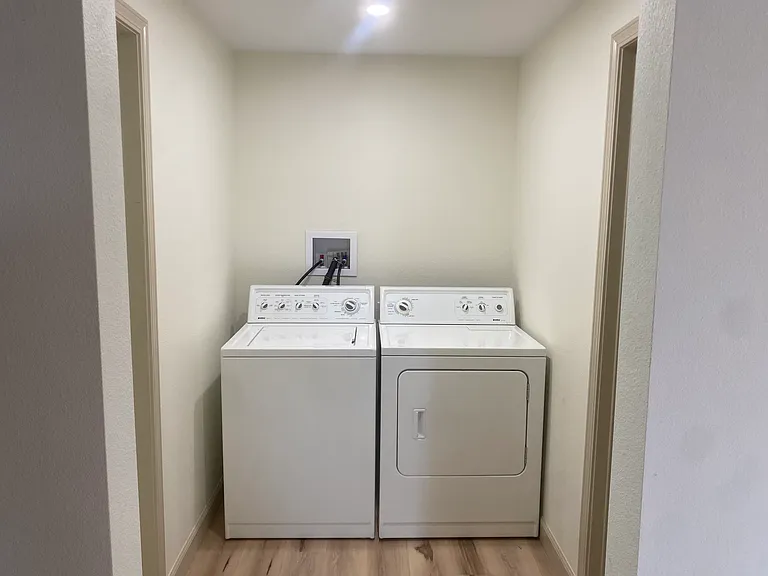 320 S Burdette St — Photo 8