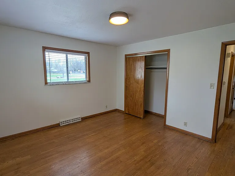 946 N Hamilton Ave — Photo 6