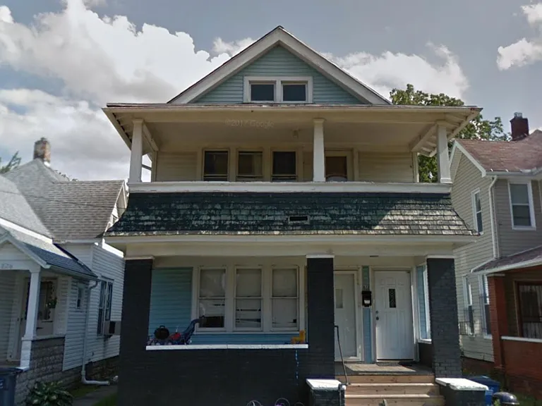 822 Mark St — Photo 1