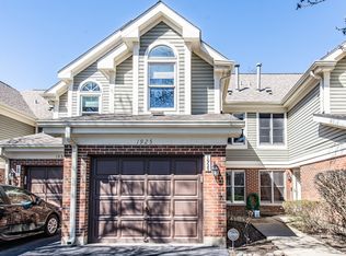 1925 W White Oak St, Arlington Heights, IL 60005