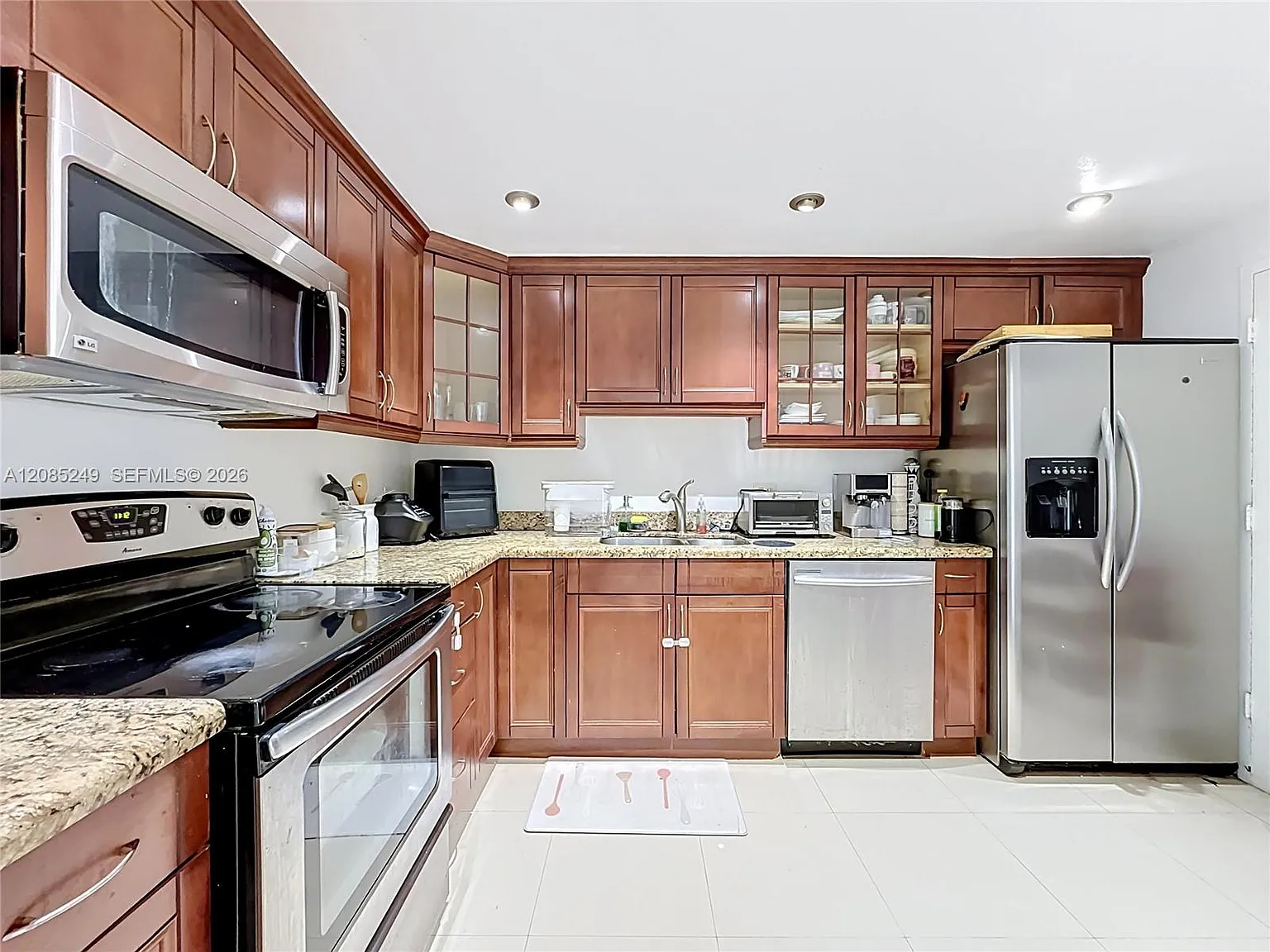 Buckley Towers Condo - Ea — Photo 4