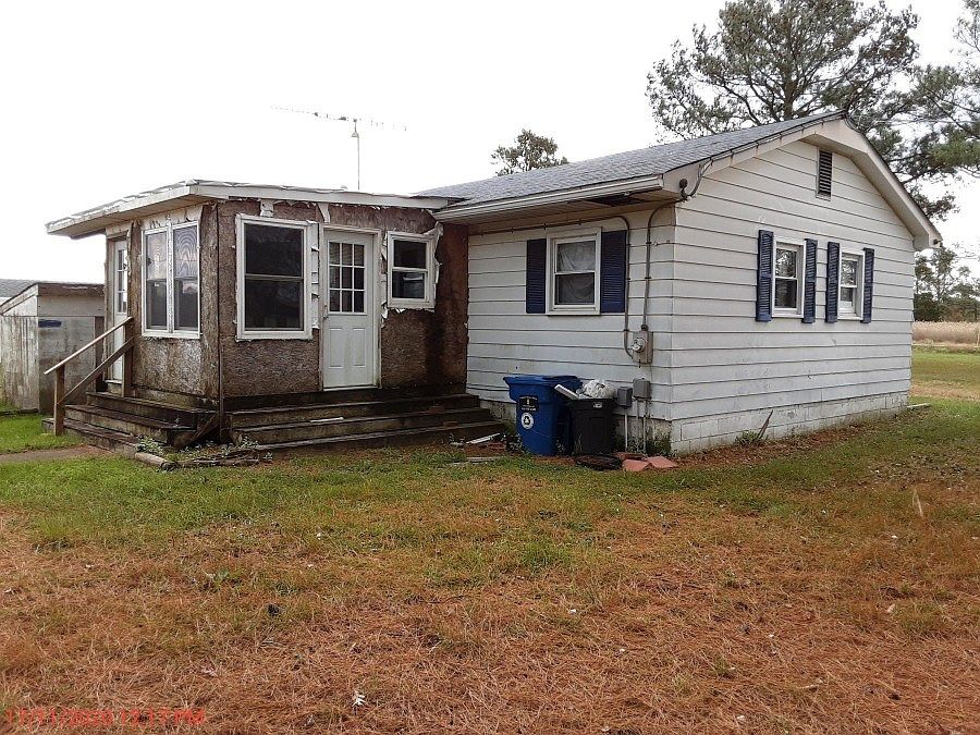2nd image of 1046 Hudson Rd