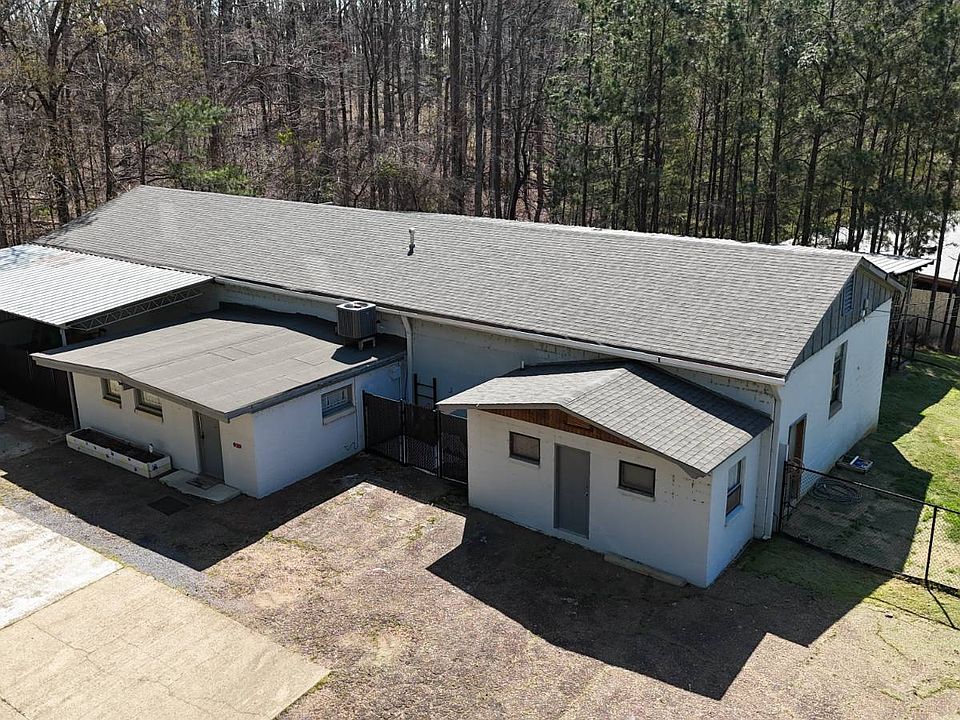 1st image of 920 Ej Henry Rd