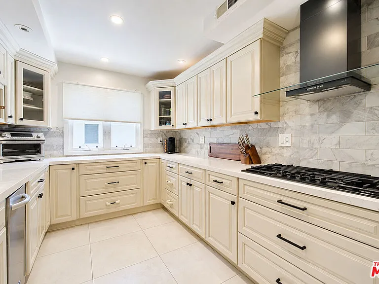 4733 S La Villa Marina #C — Photo 10