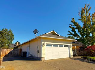 527 SW Wagner Meadows Dr, Grants Pass, OR 97526