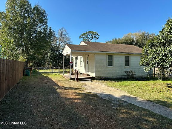 2nd image of 321 Hiller Dr