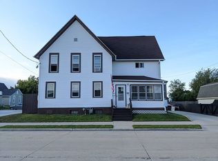 1412 20th St, Two Rivers, WI 54241