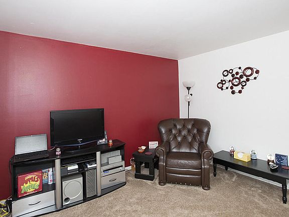 2nd image of 3563 Kenbrooke Ct