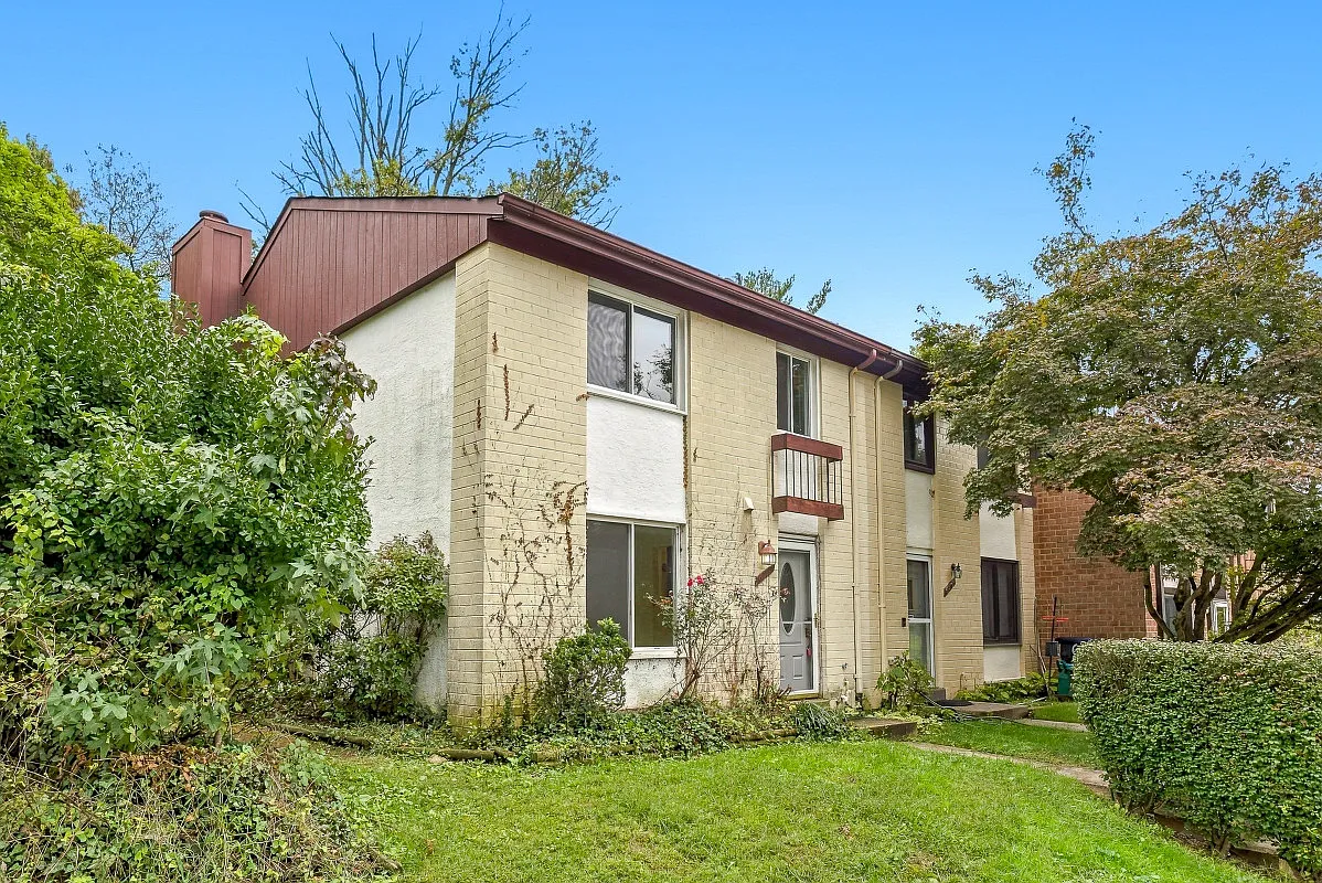 3 bed, 1216 sqft, $2,500 — Photo 1