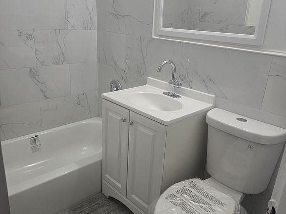 2nd image of 221 W Sumner Ave #3