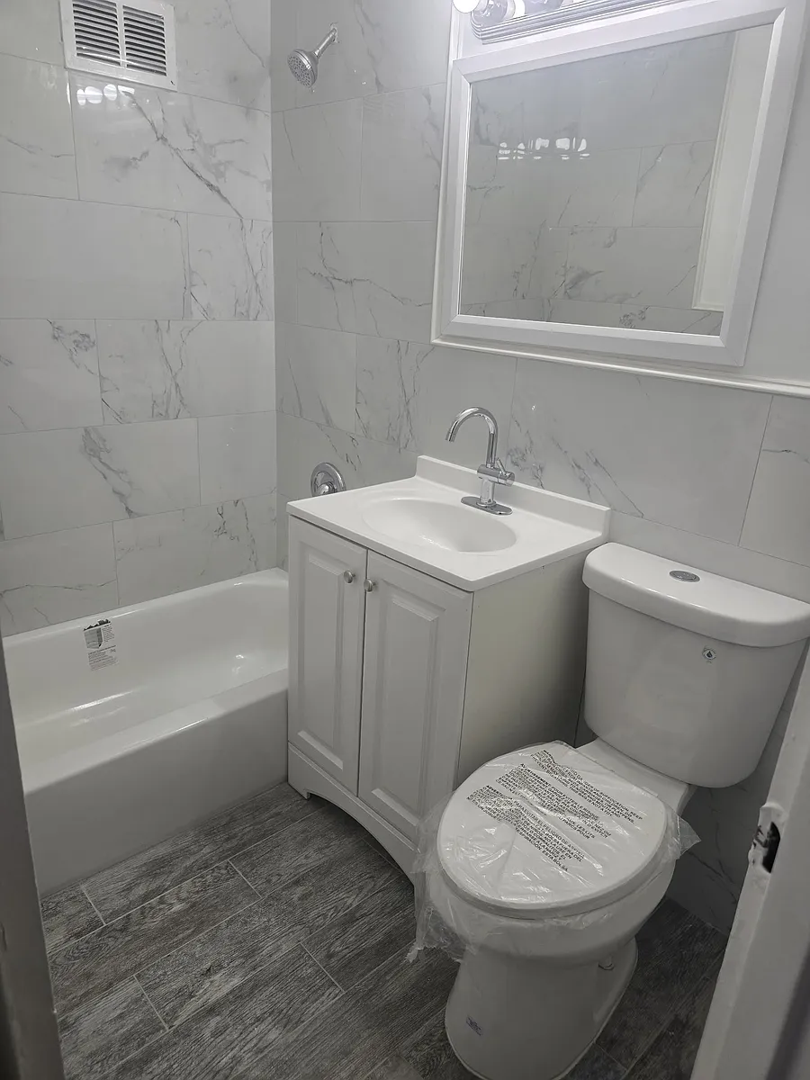 Building Photo - 221 W Sumner Ave #3