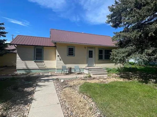 1104 Sheridan St, Potter, NE 69156