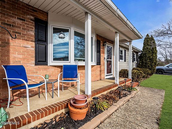 4th image of 265 Vermont Drive