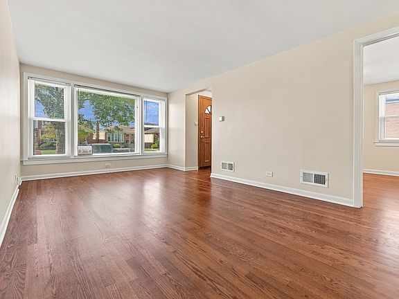 3rd image of 5115 S McVicker Ave