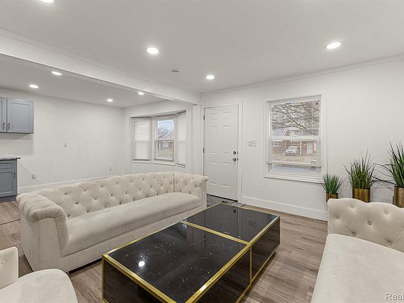 4th image of 11366 Vaughan St