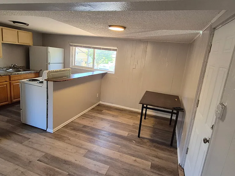 1111 W Colorado Ave — Photo 20
