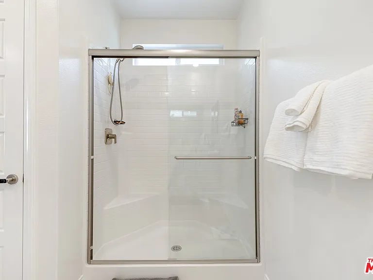 768 Daniel Freeman Cir — Photo 15