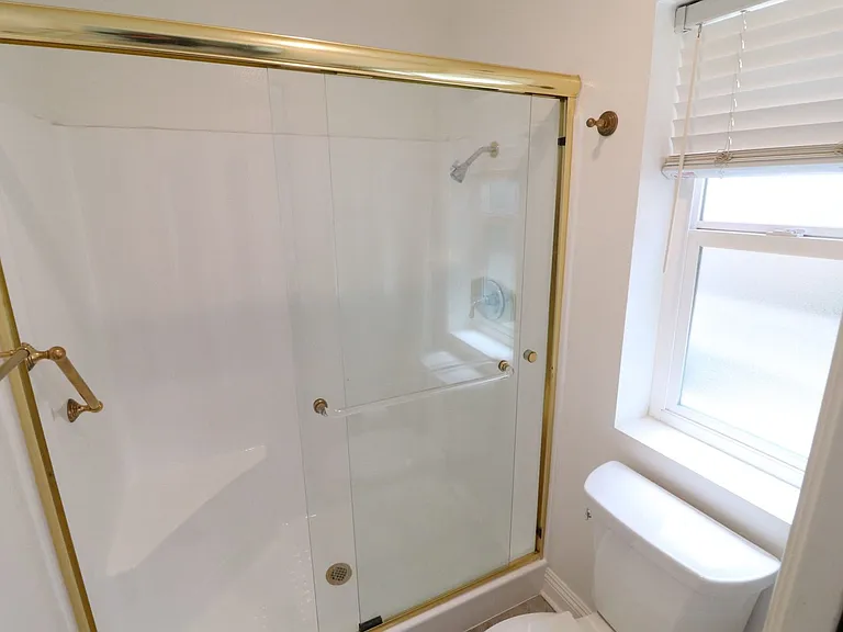 1050 Pacifica Dr — Photo 25