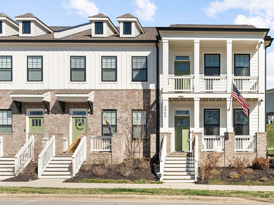 1st image of 2045 Oakwood Ave