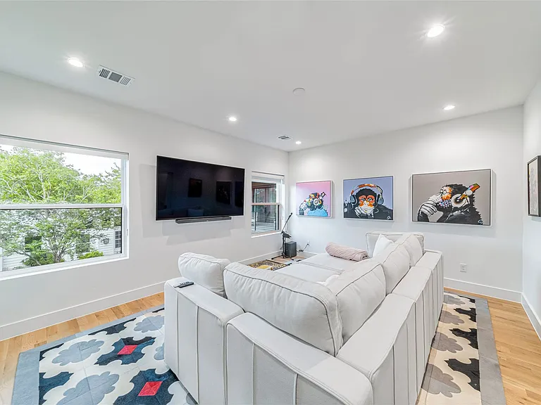 9753 Mixon Dr — Photo 34