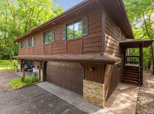 1431 Oakland Rd, Wayzata, MN 55391
