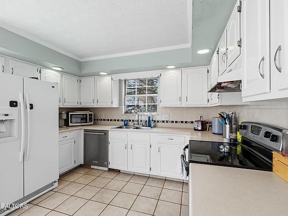 5th image of 11313 Gates Mill Dr