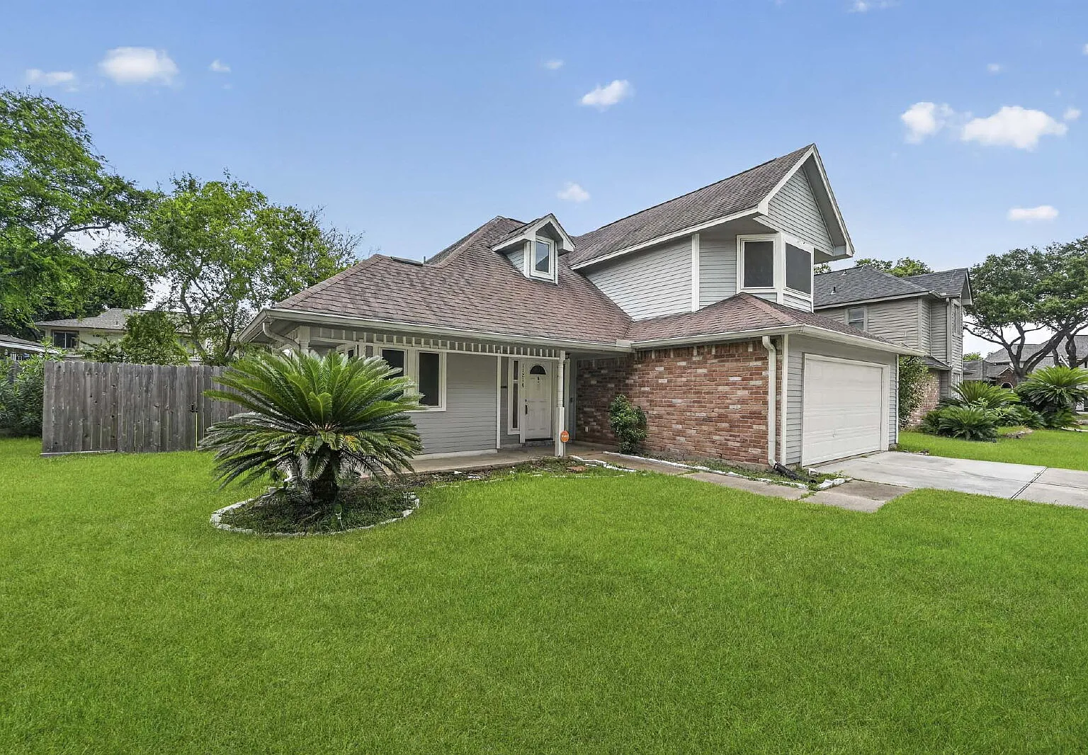 3 bed, 2.0 bath, 1823 sqft, $2,100 — Photo 4