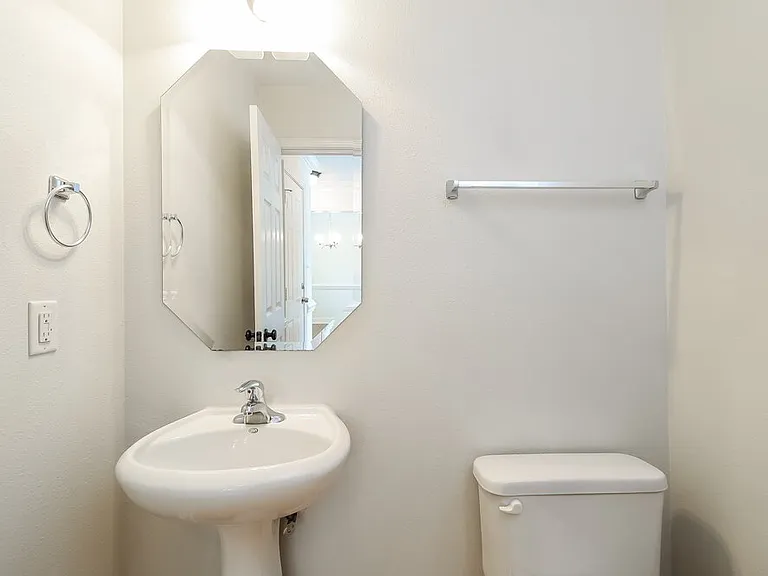 13515 Stones Landing St — Photo 16