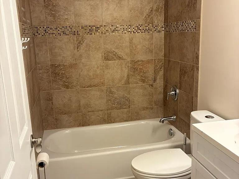 21715 Genesta St — Photo 12