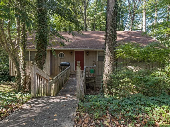 2708 Cartier Dr, Raleigh, NC 27608