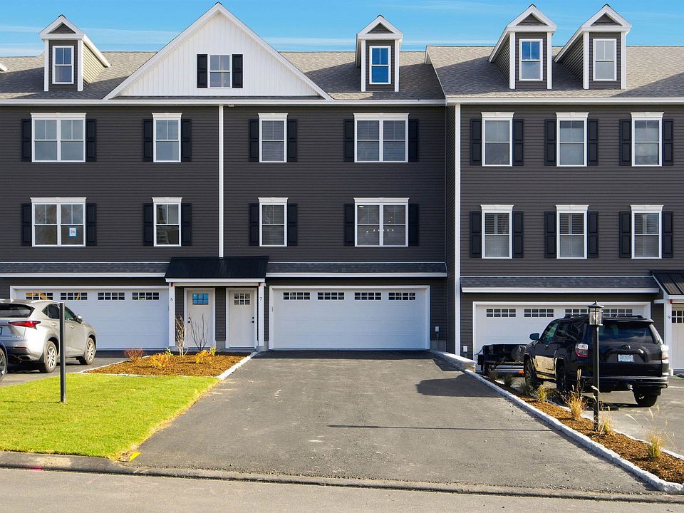 1st image of 7 Elise Ave