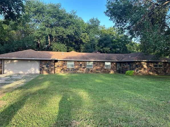26290 S 170th Rd, Henryetta, OK 74437