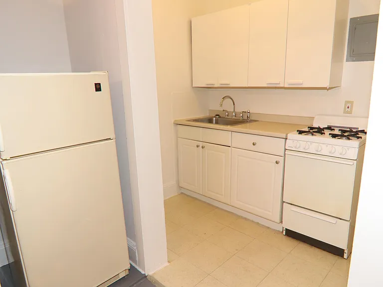 1303 N Calvert St #1F — Photo 10