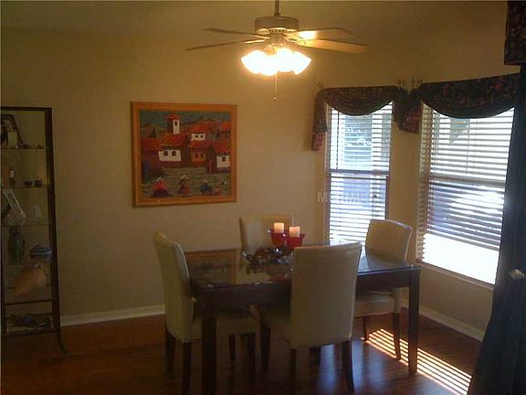 4th image of 1714 Wakefield Dr