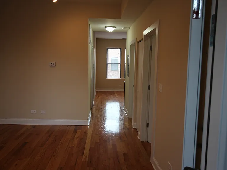 2540-42 W Augusta Blvd #2R — Photo 4