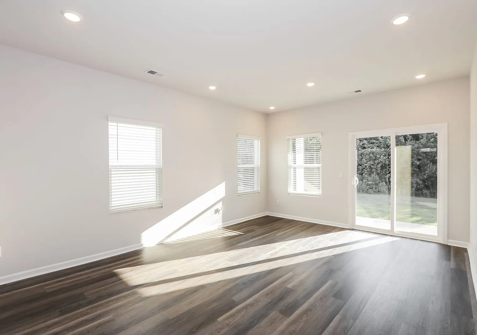 $750 Off 1st Month Rent! Brand New Townhouse Minutes from Ocean Isle Beach, Rent $1850! — Photo 4